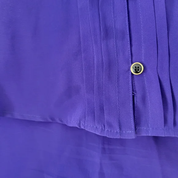 Anthropologie Yumi Kim 100% silk blue roll tab sleeve button down pleated top S - Picture 3 of 7